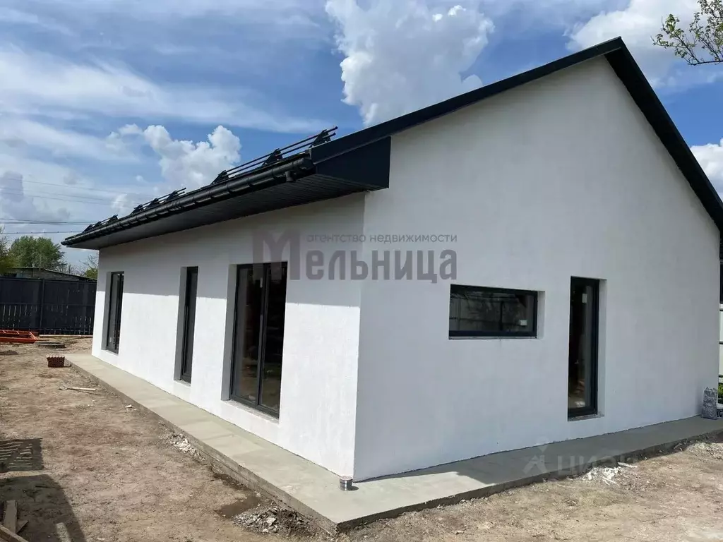 Дом в Волгоградская область, Среднеахтубинский район, Фрунзенское ... - Фото 0