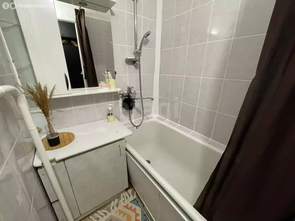 3-комнатная квартира: Улан-Удэ, улица Жердева, 124 (63.2 м) - Фото 1