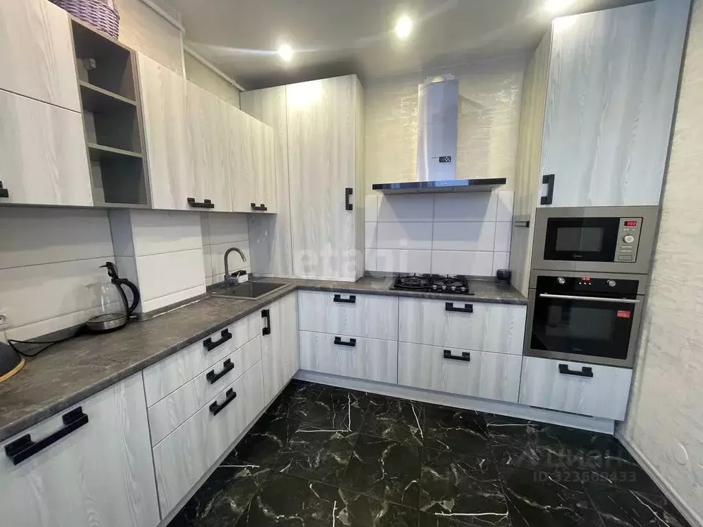 2-к кв. Ханты-Мансийский АО, Ханты-Мансийск Югорская ул., 14к4 (76.8 ... - Фото 2