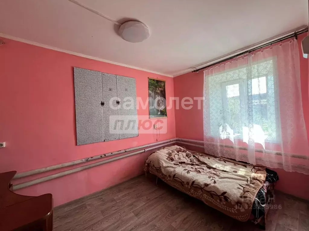 Дом в Омская область, Таврический район, с. Сосновское ул. Чапаева (58 ... - Фото 1