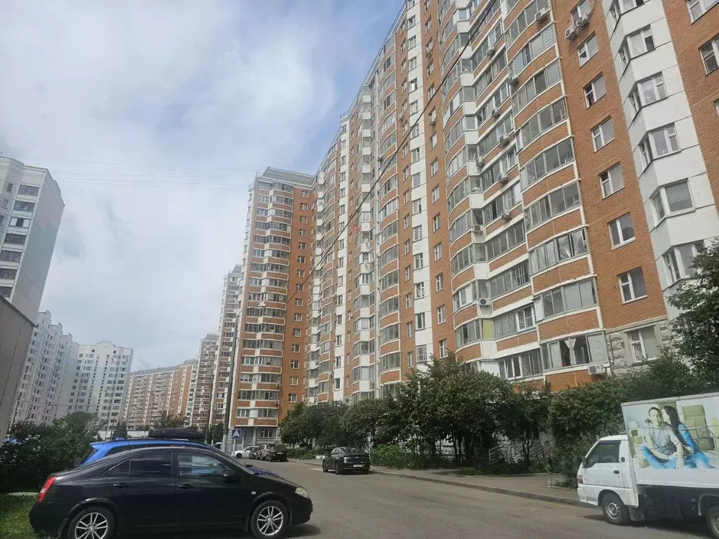 2-к кв. Москва ул. Маршала Савицкого, 30 (51.2 м) - Фото 0