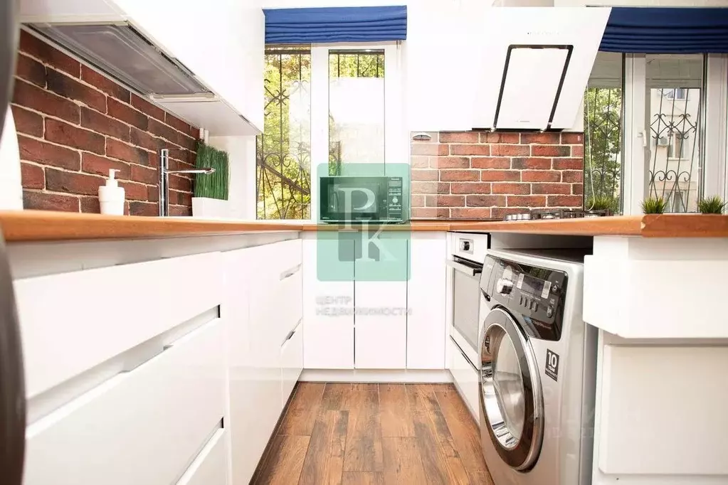 2-к кв. Севастополь ул. Гоголя, 20А (57.2 м) - Фото 2