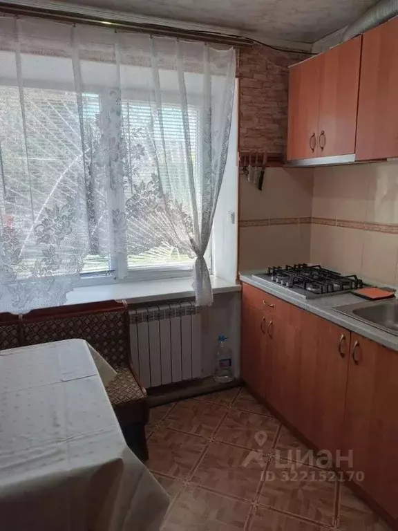 2-к кв. Крым, Керчь ул. Орджоникидзе, 17А (50.0 м) - Фото 0