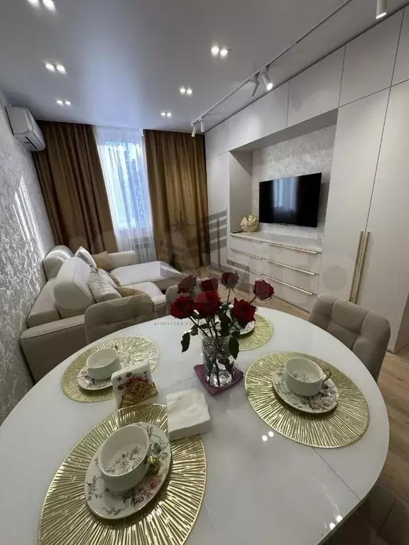3-к. квартира, 55 м, 15/18 эт. - Фото 0