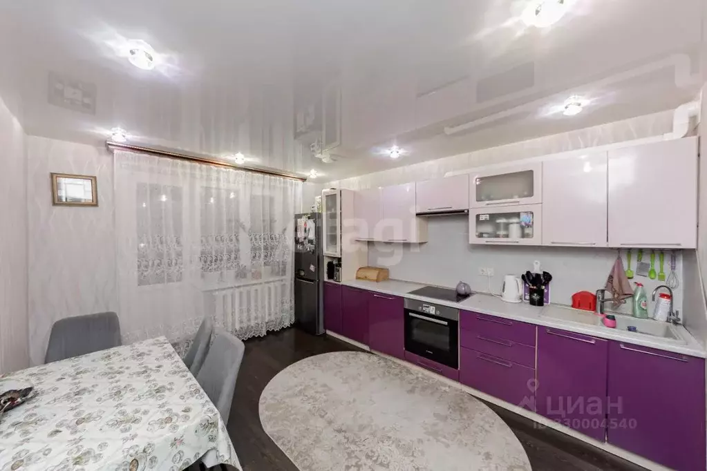 3-к кв. Тюменская область, Тюмень ул. Николая Семенова, 21к1 (90.1 м) - Фото 1