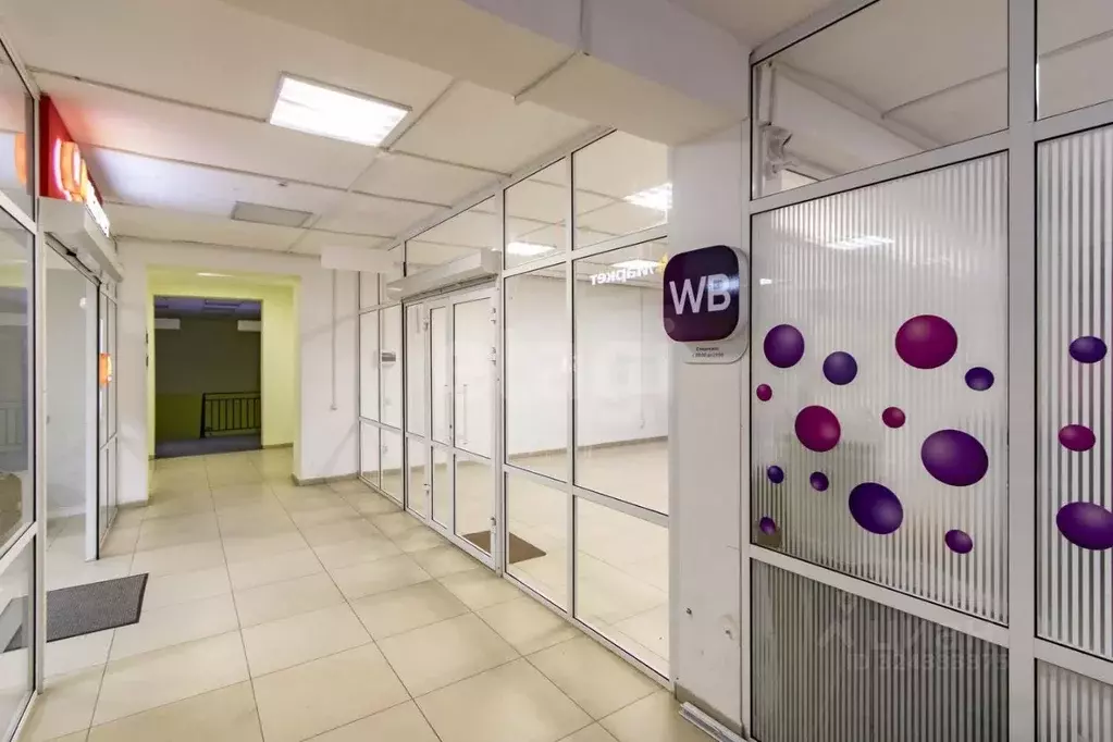 Офис в Тюменская область, Тюмень ул. Республики, 215А (50 м) - Фото 1