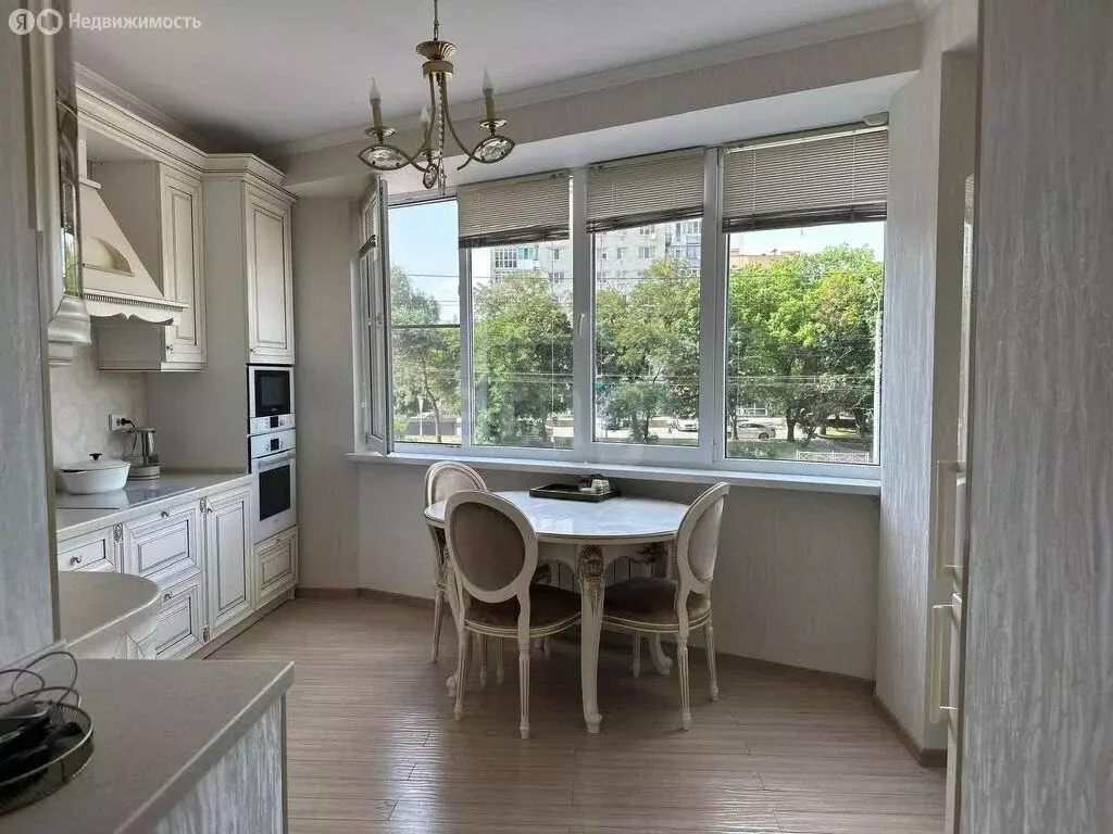 3-комнатная квартира: Ставрополь, улица Лермонтова, 212 (132.5 м) - Фото 0