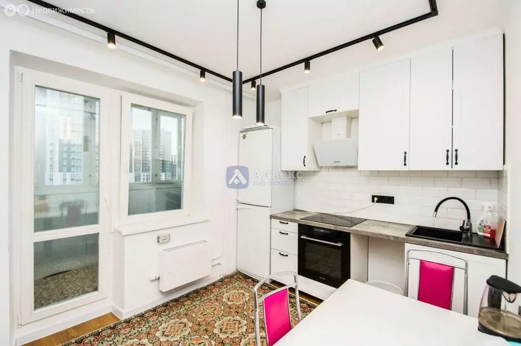 1-комнатная квартира: Тюмень, улица Валентины Трофимовой, 5 (41 м) - Фото 1