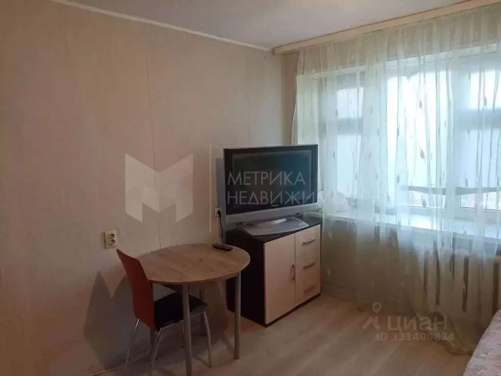 2-к кв. Тюменская область, Тюмень ул. Республики, 218 (27.7 м) - Фото 1