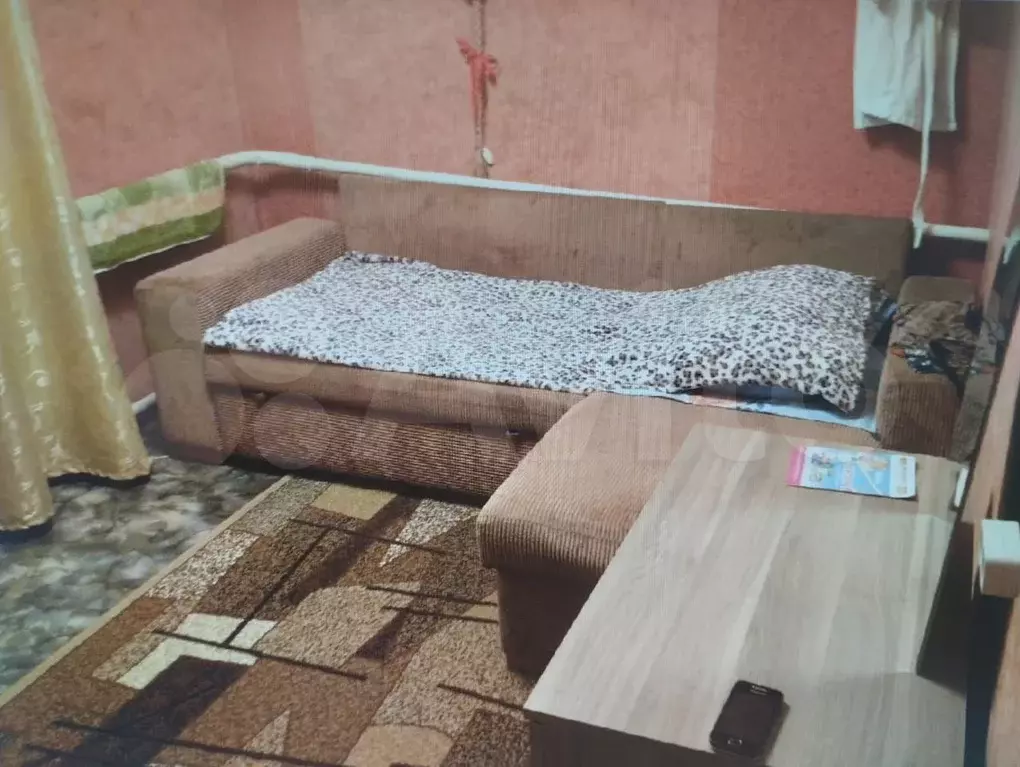 Комната 14 м в 4-к., 2/2 эт. - Фото 0