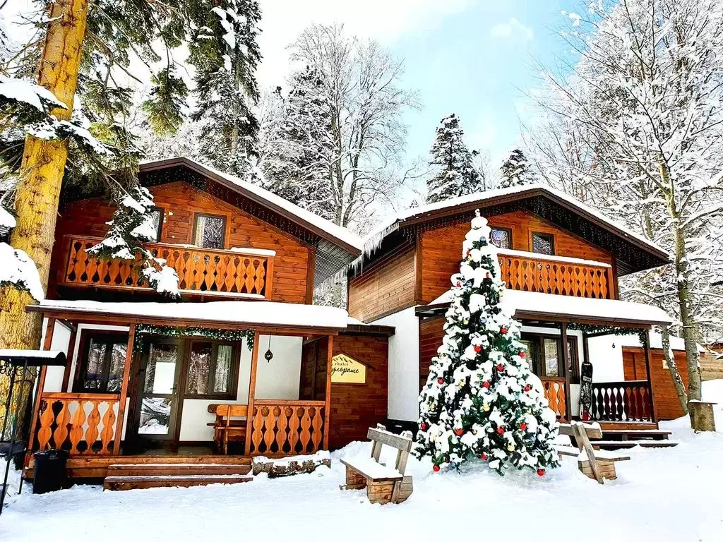 Дом в Карачаево-Черкесия, Зеленчукский район, с. Архыз ул. Банковская, ... - Фото 1