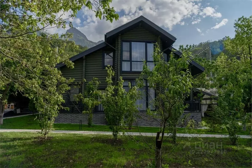 Дом в Краснодарский край, Сочи городской округ, Красная Поляна пгт  ... - Фото 1