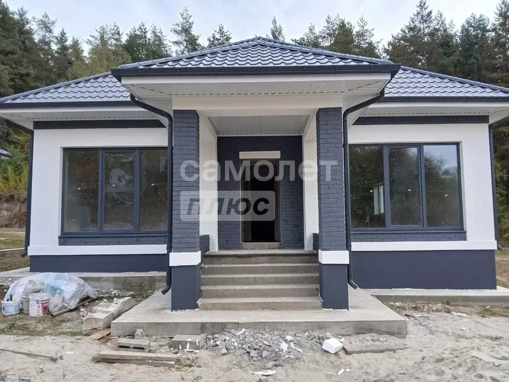 Дом в Курская область, Курский район, Моковский сельсовет, д. Духовец ... - Фото 1