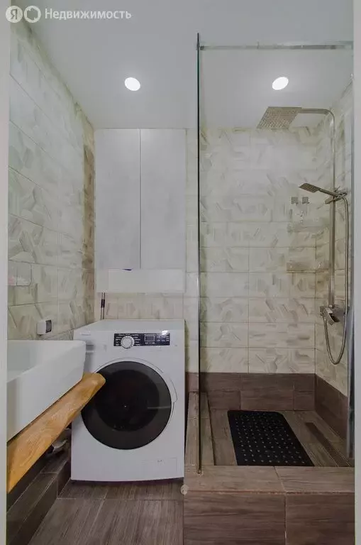 3-комнатная квартира: Екатеринбург, Окружная улица, 8 (63.4 м) - Фото 1