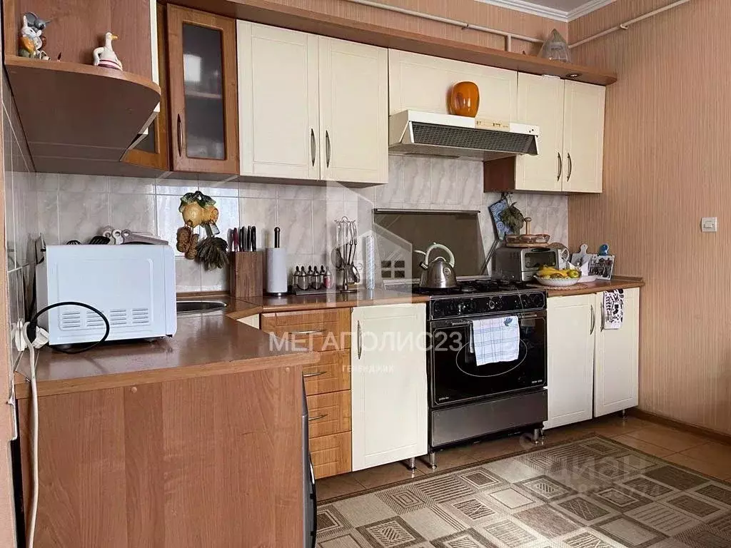 Дом в Краснодарский край, Геленджик Новороссийская ул., 117 (250 м) - Фото 2