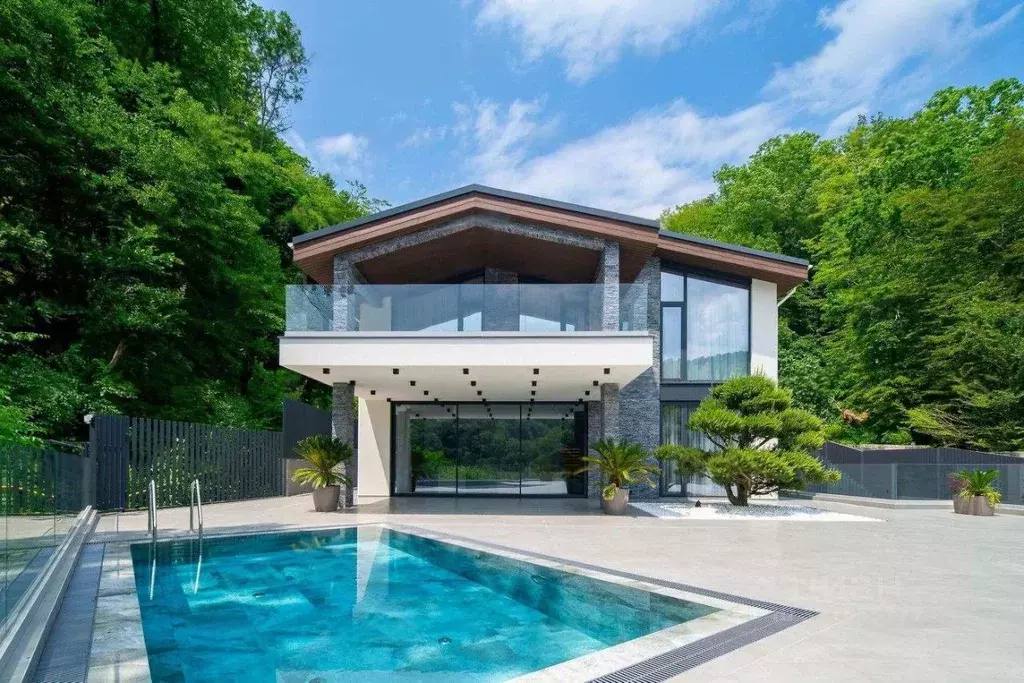 Дом в Краснодарский край, Сочи ул. Аллея Челтенхема (350 м) - Фото 1