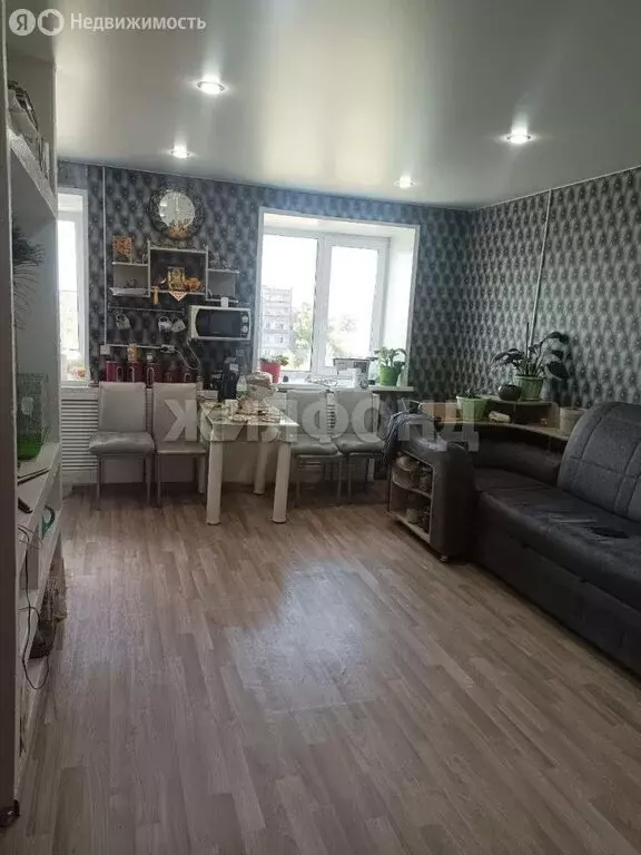 3-комнатная квартира: Кызыл, улица Калинина, 1А (57 м) - Фото 0