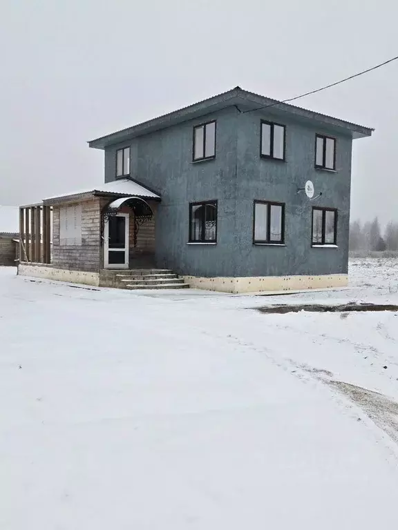 Дом в Ленинградская область, Лужский район, Заклинское с/пос, д. ... - Фото 1