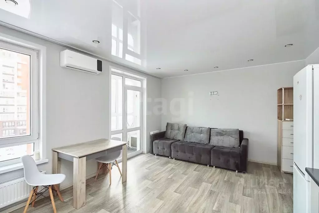 Студия Тюменская область, Тюмень ул. Обдорская, 1к1 (30.2 м) - Фото 1