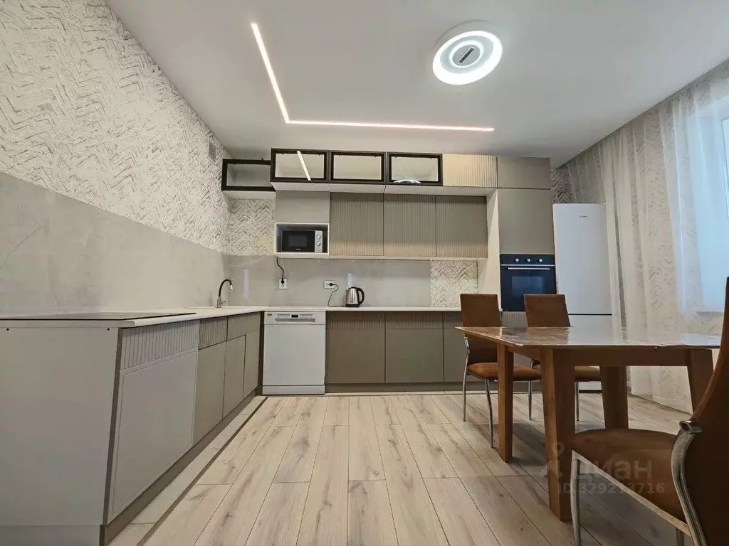 3-к кв. Свердловская область, Екатеринбург ул. Крауля, 105 (71.2 м) - Фото 1