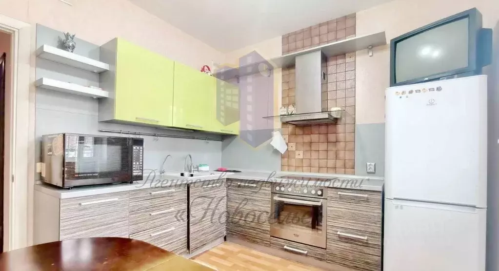 2-к кв. Белгородская область, Старый Оскол Степной мкр, 16 (63.9 м) - Фото 1