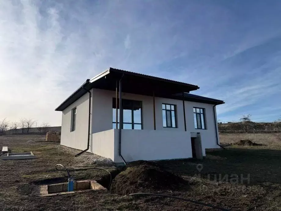 Дом в Крым, Белогорский район, Зуя пгт ул. Яркая, 1А (106 м) - Фото 1