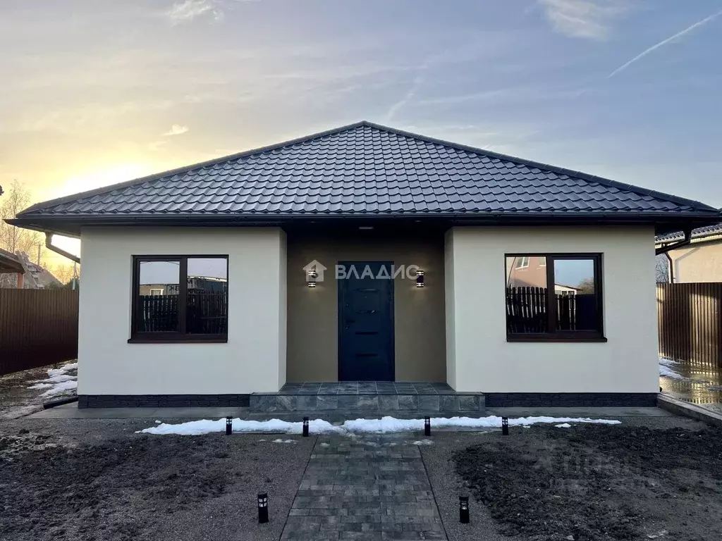 Дом в Калининградская область, Гурьевский муниципальный округ, пос. ... - Фото 1