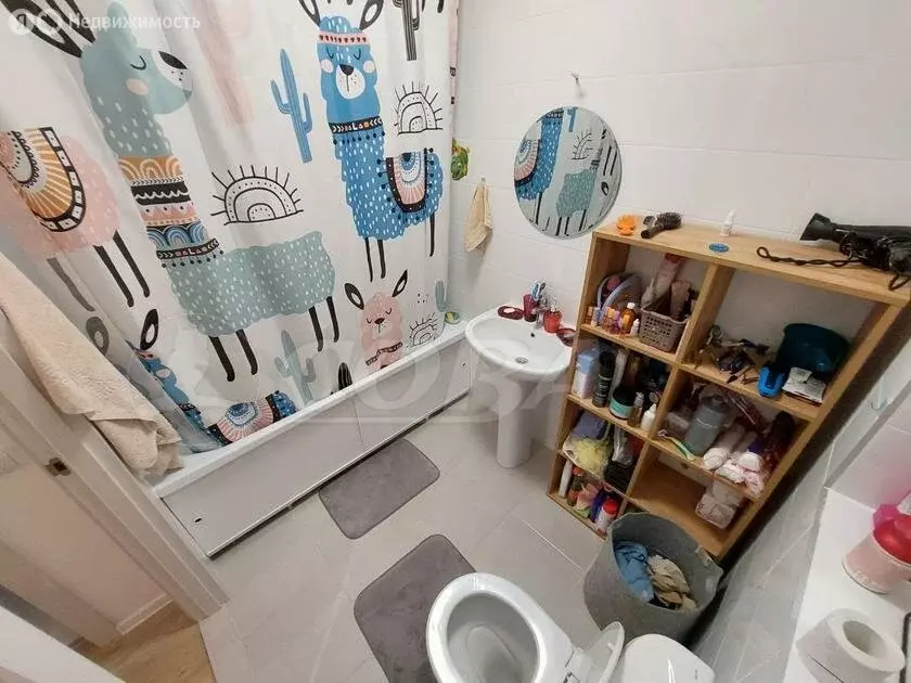 3-комнатная квартира: Тюмень, улица Александра Логунова, 18 (66 м) - Фото 1