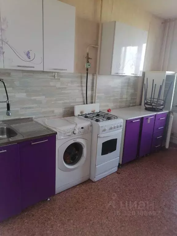 3-к кв. Волгоградская область, Волгоград ул. Маршала Воронова, 8 (67.0 ... - Фото 0