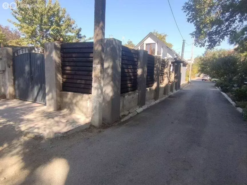 3-комнатная квартира: Евпатория, улица имени Белогубца, 3 (90 м) - Фото 1