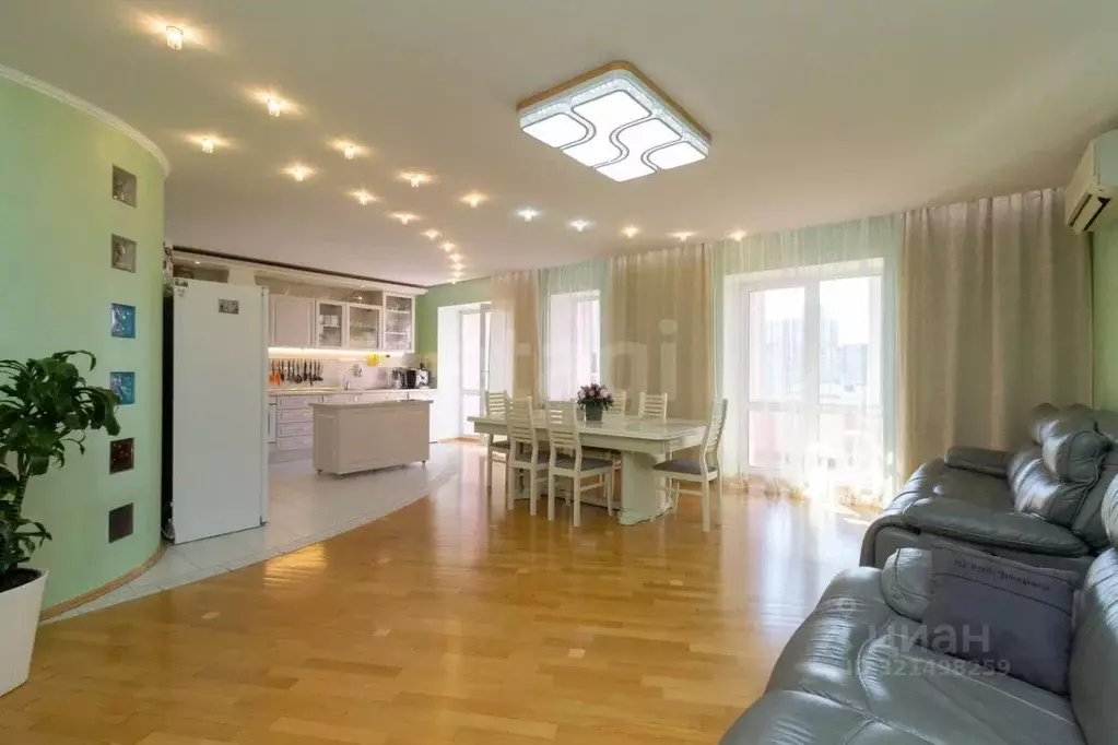 5-к кв. Красноярский край, Красноярск ул. Менжинского, 11А (174.0 м) - Фото 0