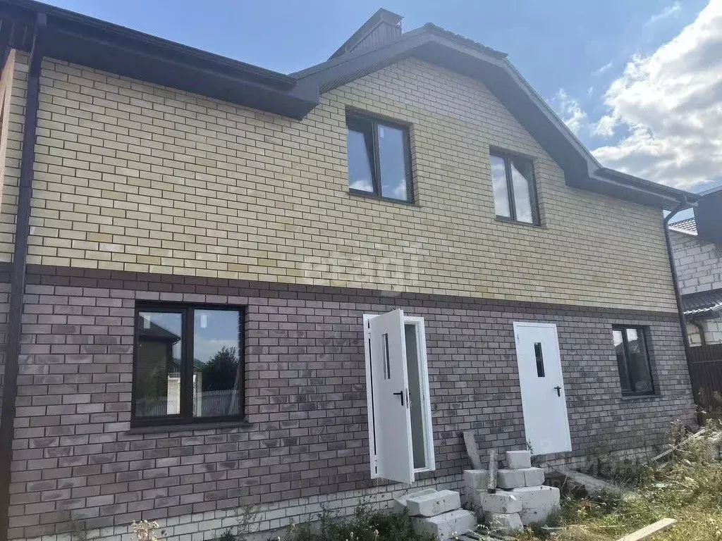 Таунхаус в Липецкая область, Липецк ул. Алфавитная, 22 (100 м) - Фото 1