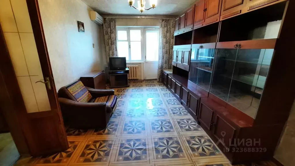 3-к кв. Астраханская область, Астрахань просп. Бумажников, 4 (56.9 м) - Фото 0