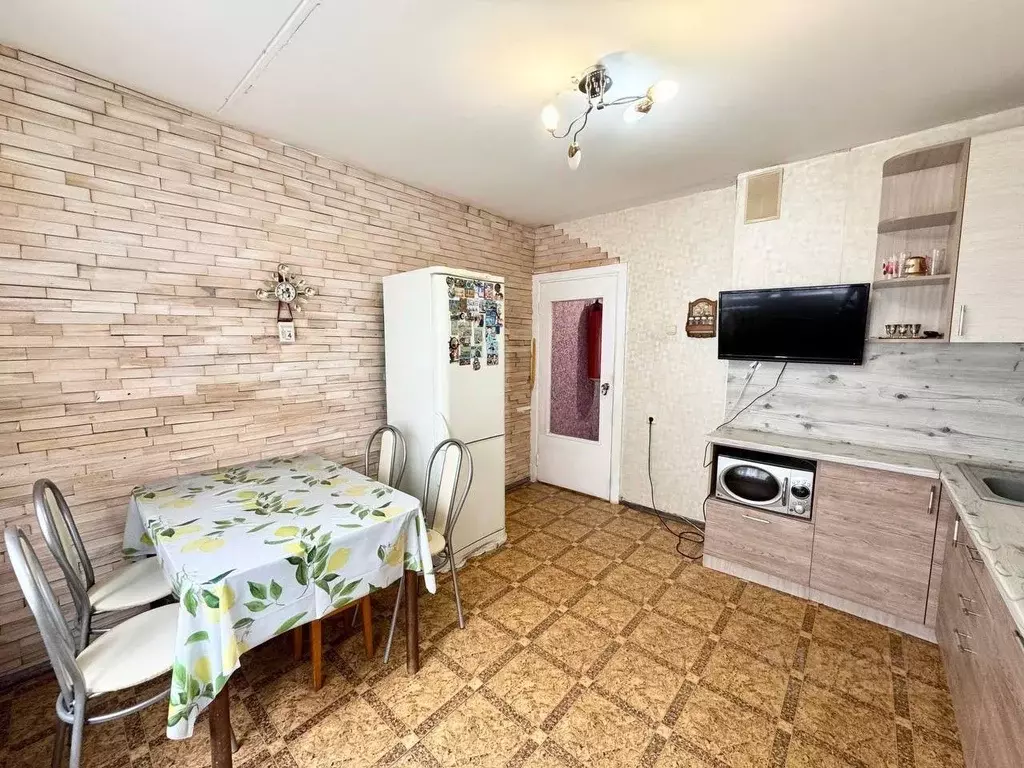 4-к кв. Татарстан, Нижнекамск ул. Чишмале, 19 (110.4 м) - Фото 1