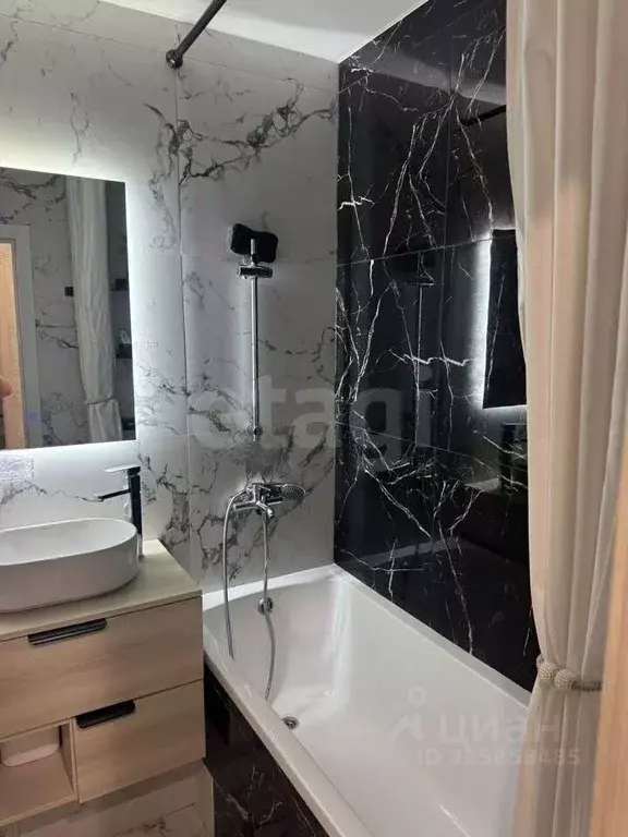 1-к кв. Тюменская область, Тюмень ул. Первооткрывателей, 8 (37.0 м) - Фото 1