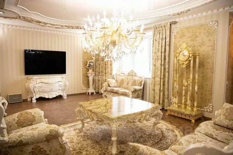 4-к кв. Красноярский край, Красноярск ул. Толстого, 17 (190.0 м) - Фото 0