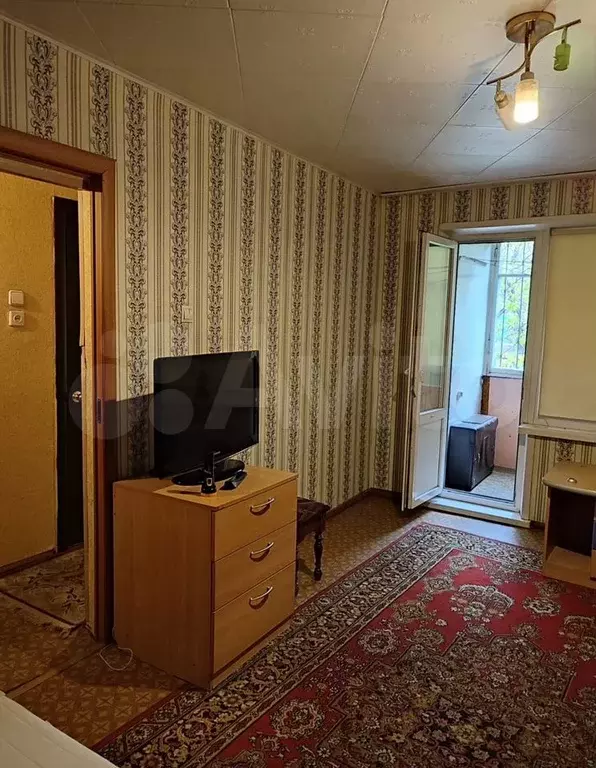 1-к. квартира, 32 м, 1/9 эт. - Фото 0