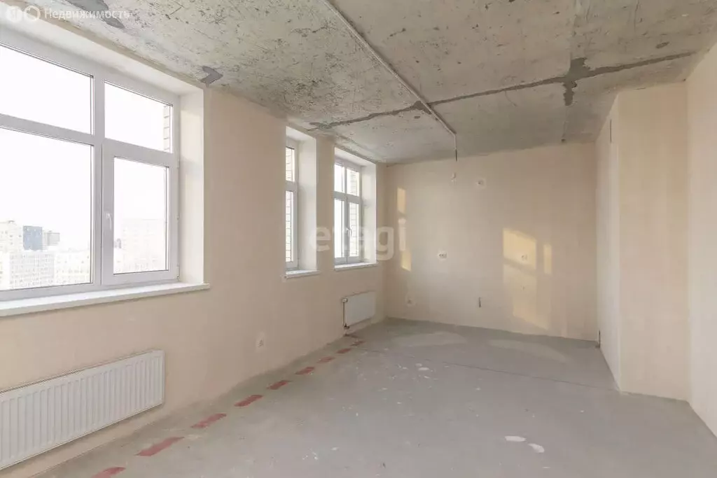 2-комнатная квартира: Тюмень, улица Тимофея Чаркова, 91 (77.1 м) - Фото 1