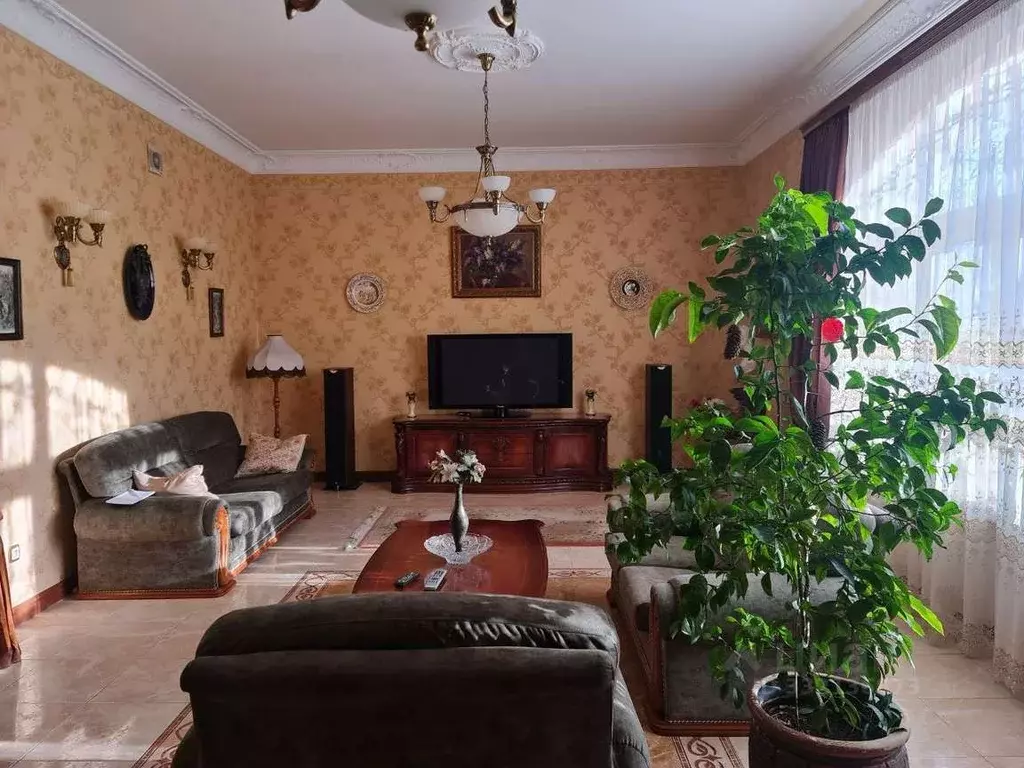 Дом в Крым, Симферополь ул. Мелитопольская (400 м) - Фото 1