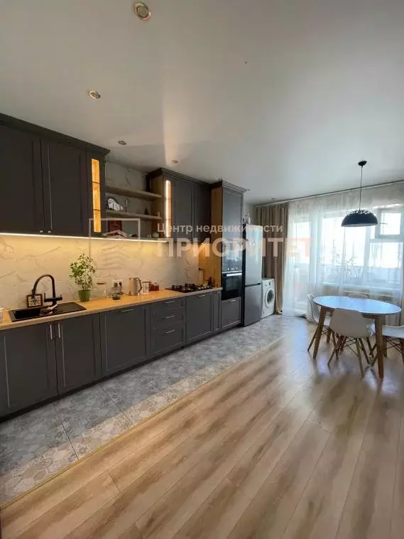 Квартира, 3 комнаты, 81.9 м - Фото 0