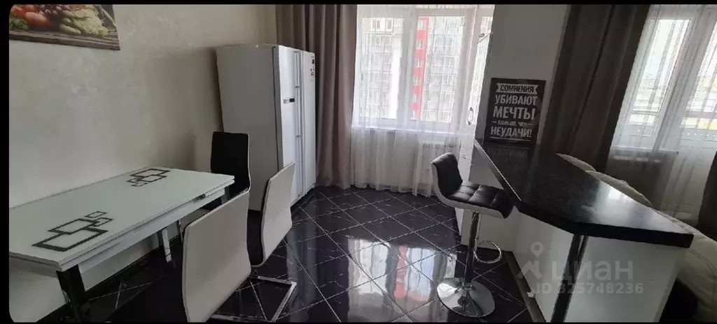 3-к кв. Красноярский край, Красноярск ул. Республики, 37А (90.0 м) - Фото 2