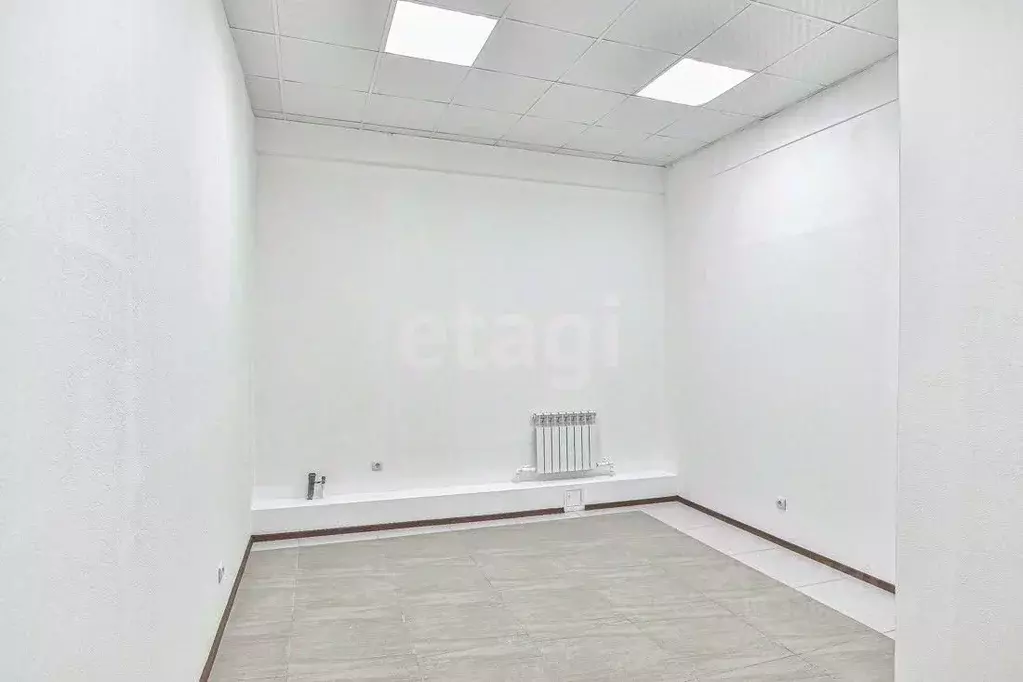 Офис в Сахалинская область, Южно-Сахалинск ул. А.О. Емельянова, 4 (12 ... - Фото 1