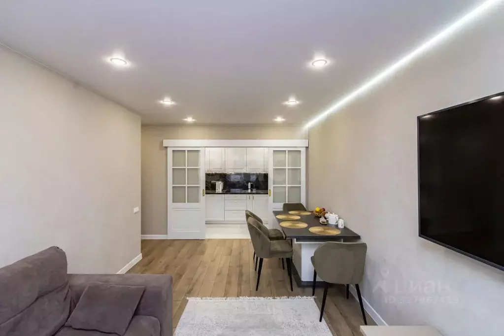 2-к кв. Тюменская область, Тюмень Харьковская ул., 72Б (69.0 м) - Фото 1