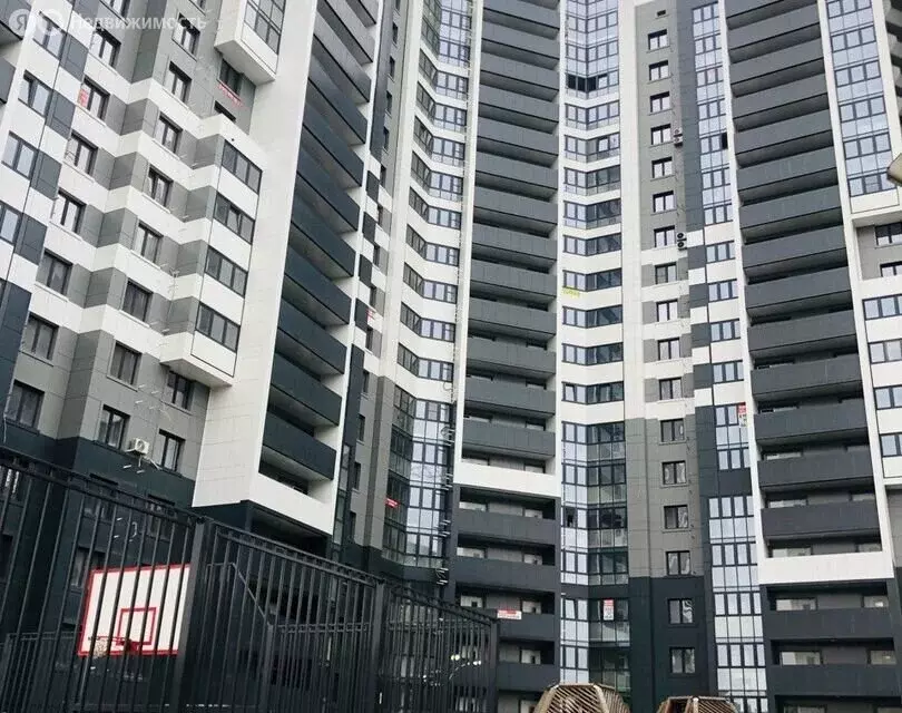 2-комнатная квартира: Краснодар, улица Красных Партизан, 4/15 (58 м) - Фото 1