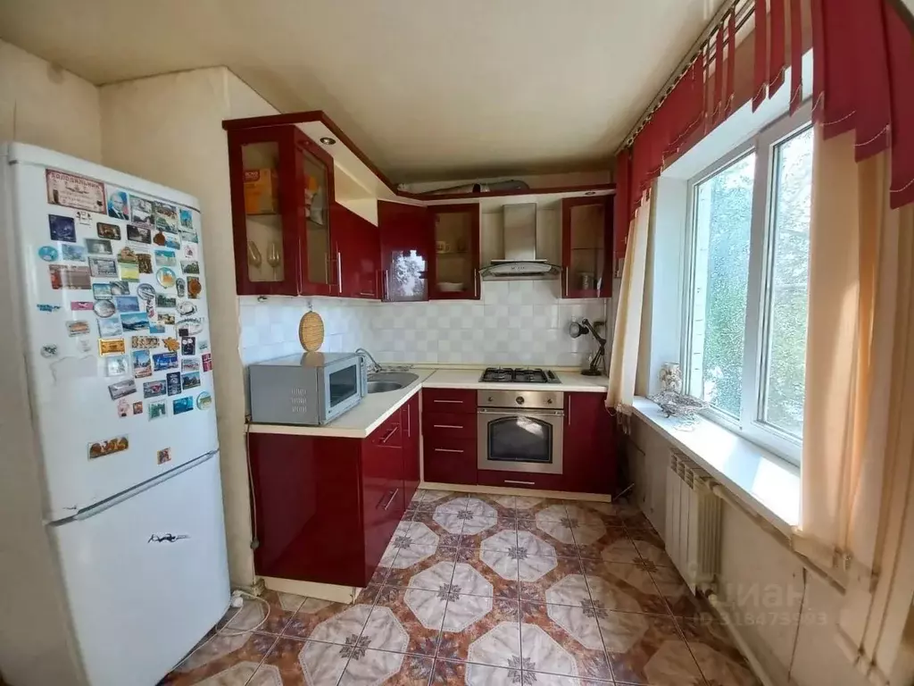 3-к кв. Астраханская область, Астрахань ул. Безжонова, 92 (58.0 м) - Фото 0