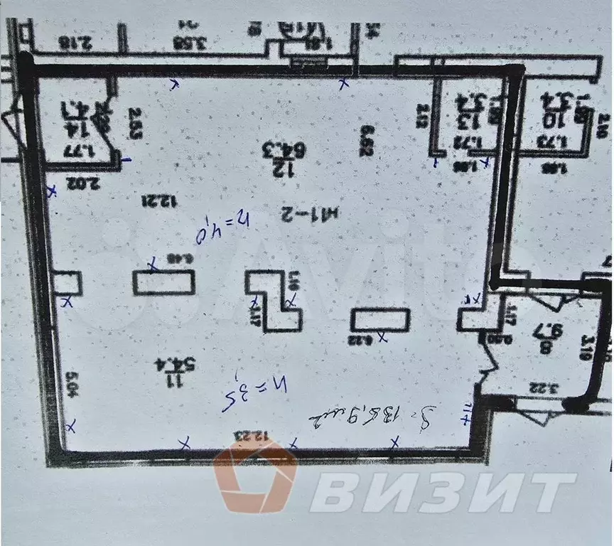 Помещение с витражами в районе плотной застройки - Фото 0