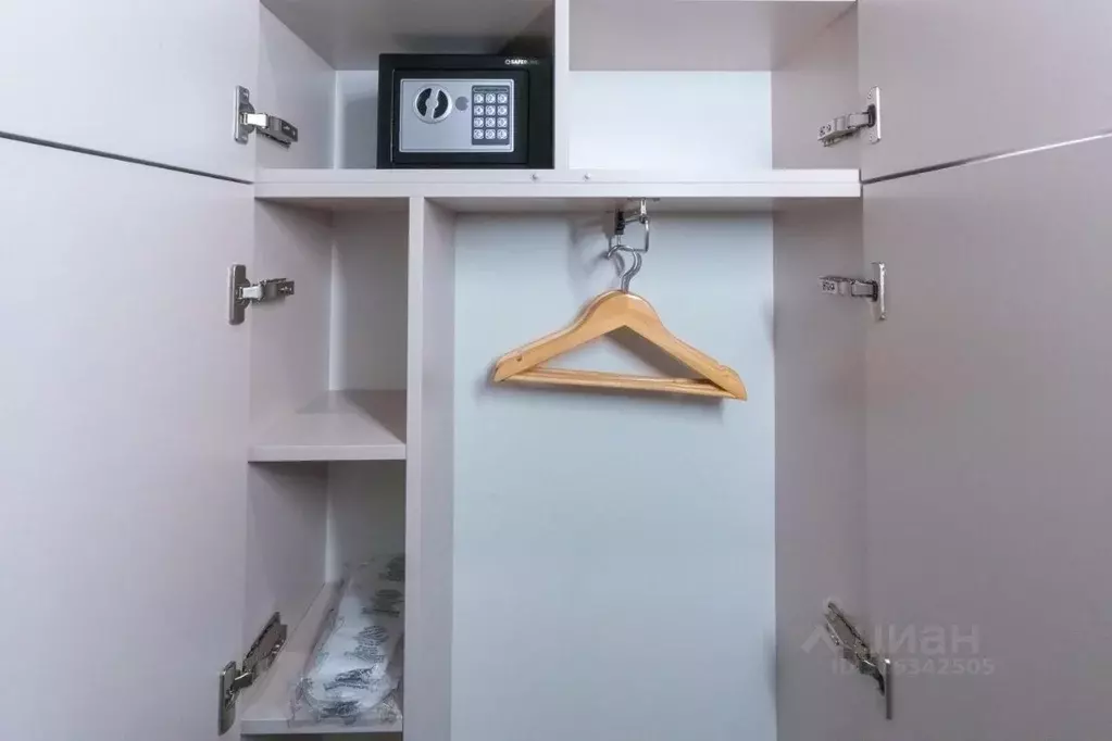 Комната Санкт-Петербург Английский просп., 30 (13.0 м) - Фото 1