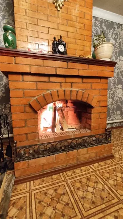 Дом в Красноярский край, Емельяново пгт ул. Северная, 1 (150 м) - Фото 1