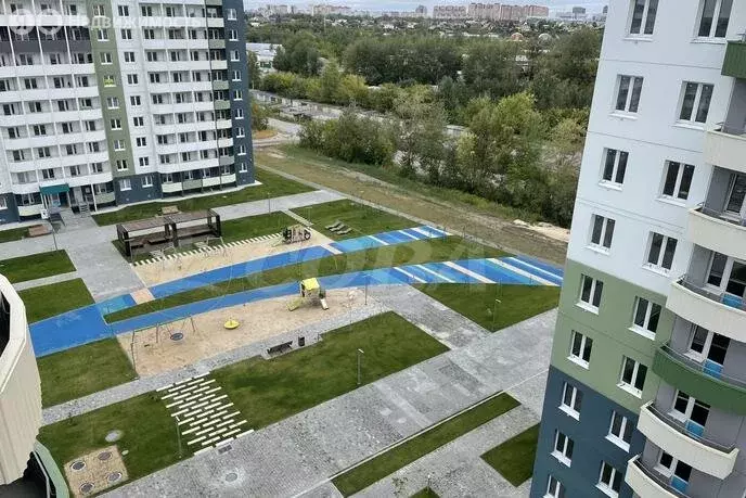 2-комнатная квартира: Тюмень, улица Героев Космоса, 21 (52.7 м) - Фото 0