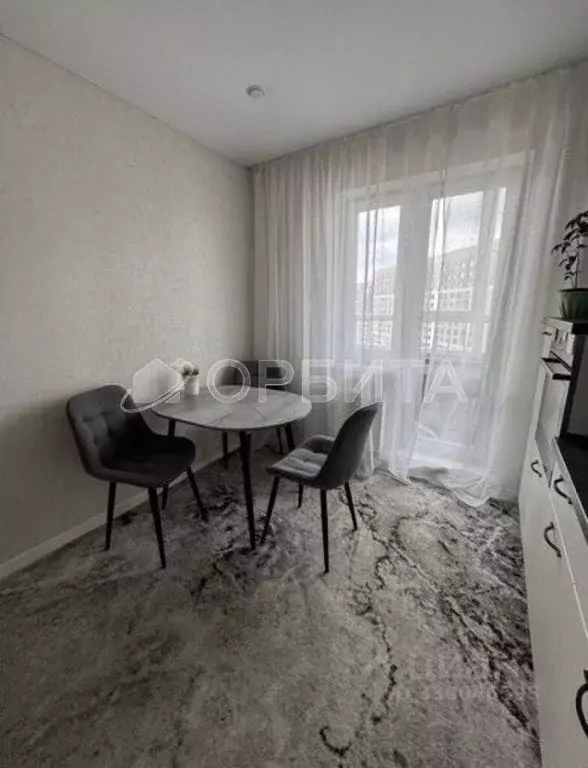 3-к кв. Тюменская область, Тюмень ул. Новоселов, 107к2 (55.7 м) - Фото 2